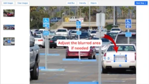 auto parcheggiata con targa visibile chiara