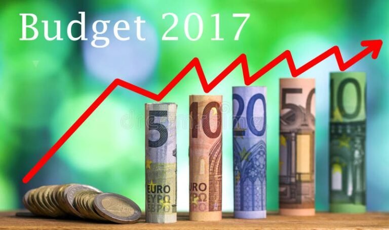 Quali Effetti Ha il Taglio dei Tassi Della Banca Centrale Europea 24 banconote europee con grafico di crescita sfocato