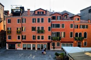 facciata storica del palazzo del giglio venezia