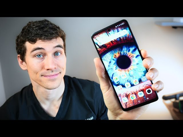 occhio digitale su schermo smartphone instagram