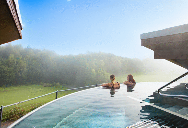 pacchetto completo spa con acqua termale fumante
