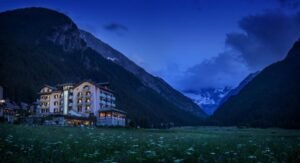 paesaggio montano valle daosta con spa