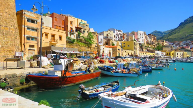 Come Trovare la Migliore Offerta per Affitto Casa a Castellammare del Golfo 2 panorama di castellammare del golfo con case lungomare