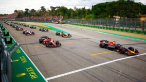 pista di formula 1 con monoposto in gara