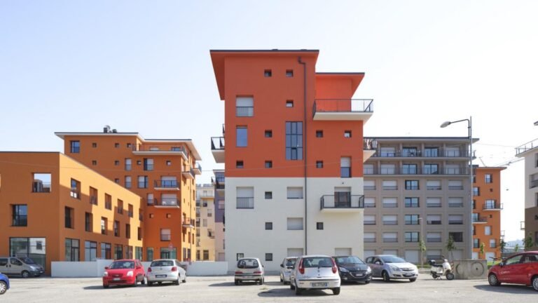quartiere residenziale torinese con case moderne
