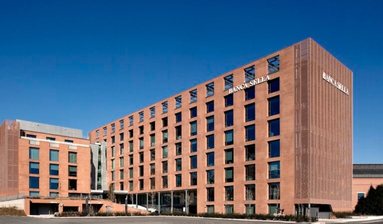 Cosa Offre il Gruppo Sella Come Gruppo Bancario in Italia 2 sede moderna del gruppo sella italia