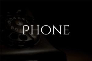 telefono vintage con schermo oscurato nero